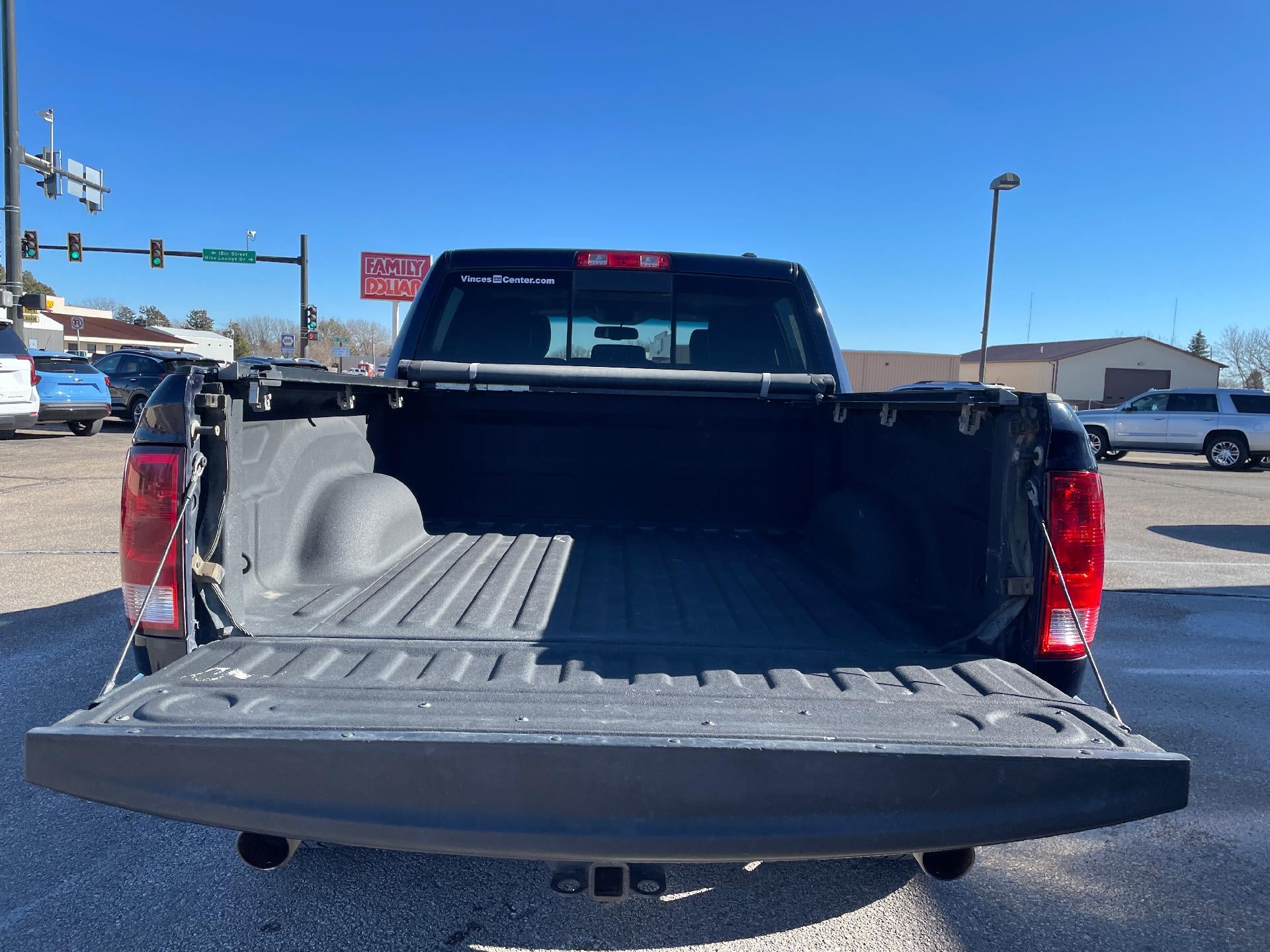 2012 RAM 1500 4WD Crew Cab 5.7 Ft Box Laramie