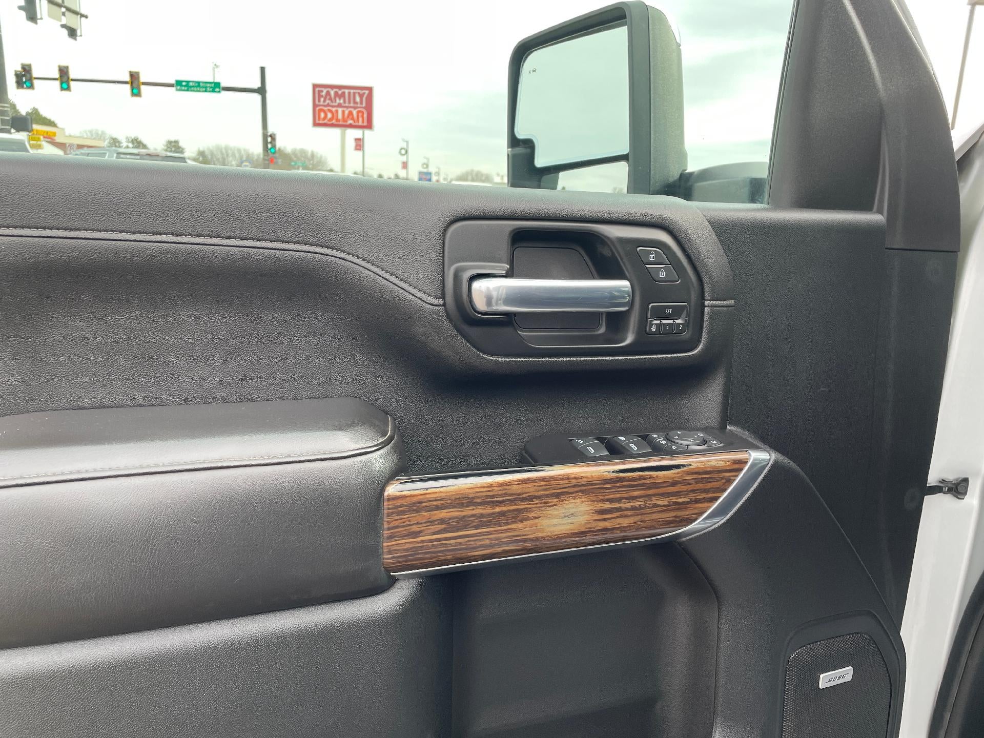 2020 Chevrolet Silverado 2500 HD Crew Cab Long Box 4-Wheel Drive High Country