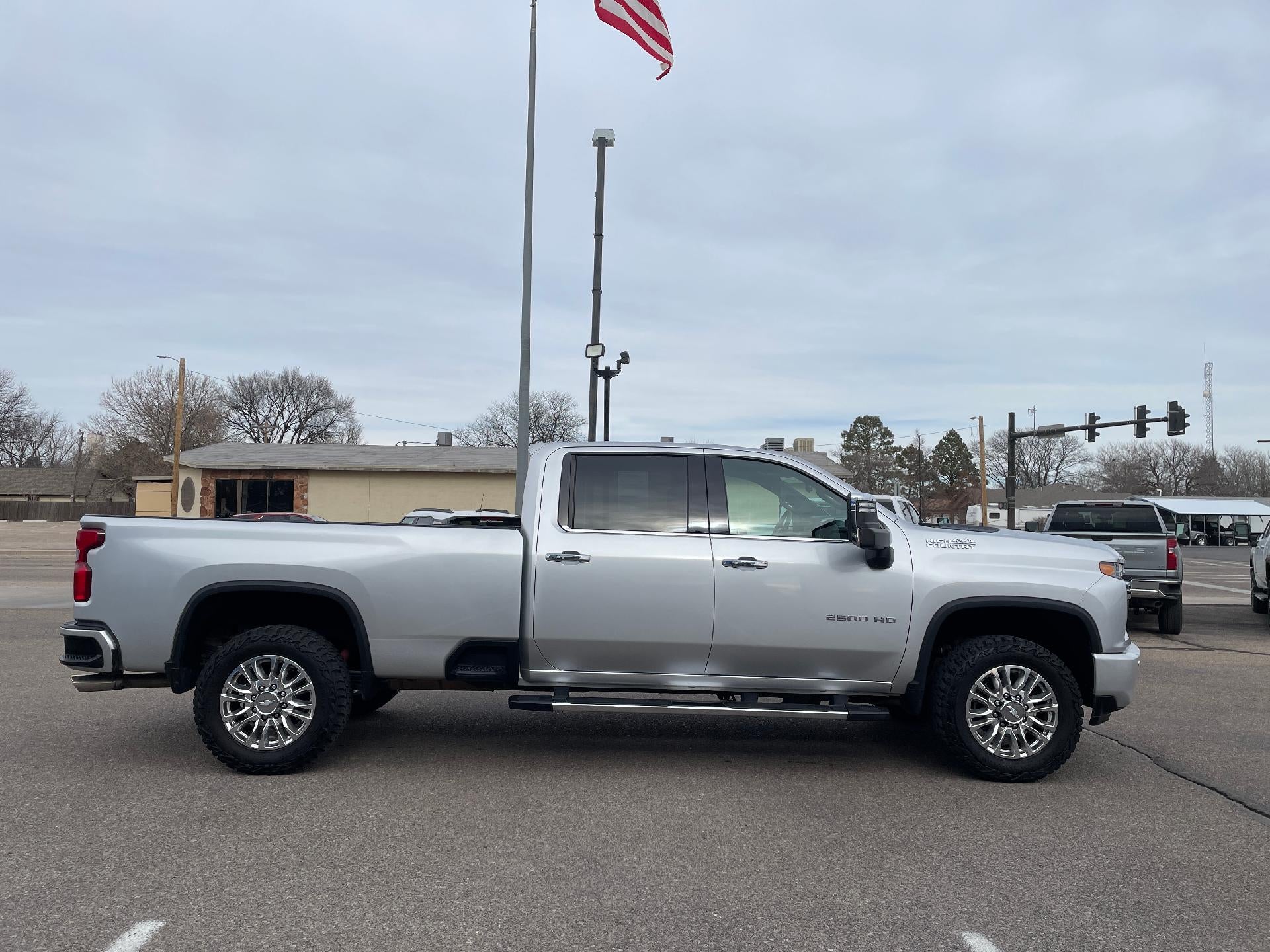 2020 Chevrolet Silverado 2500 HD Crew Cab Long Box 4-Wheel Drive High Country