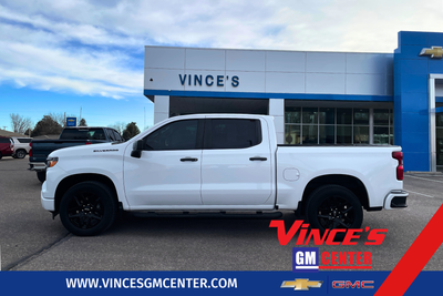 2022 Chevrolet Silverado 1500 Crew Cab Short Box 2-Wheel Drive Custom