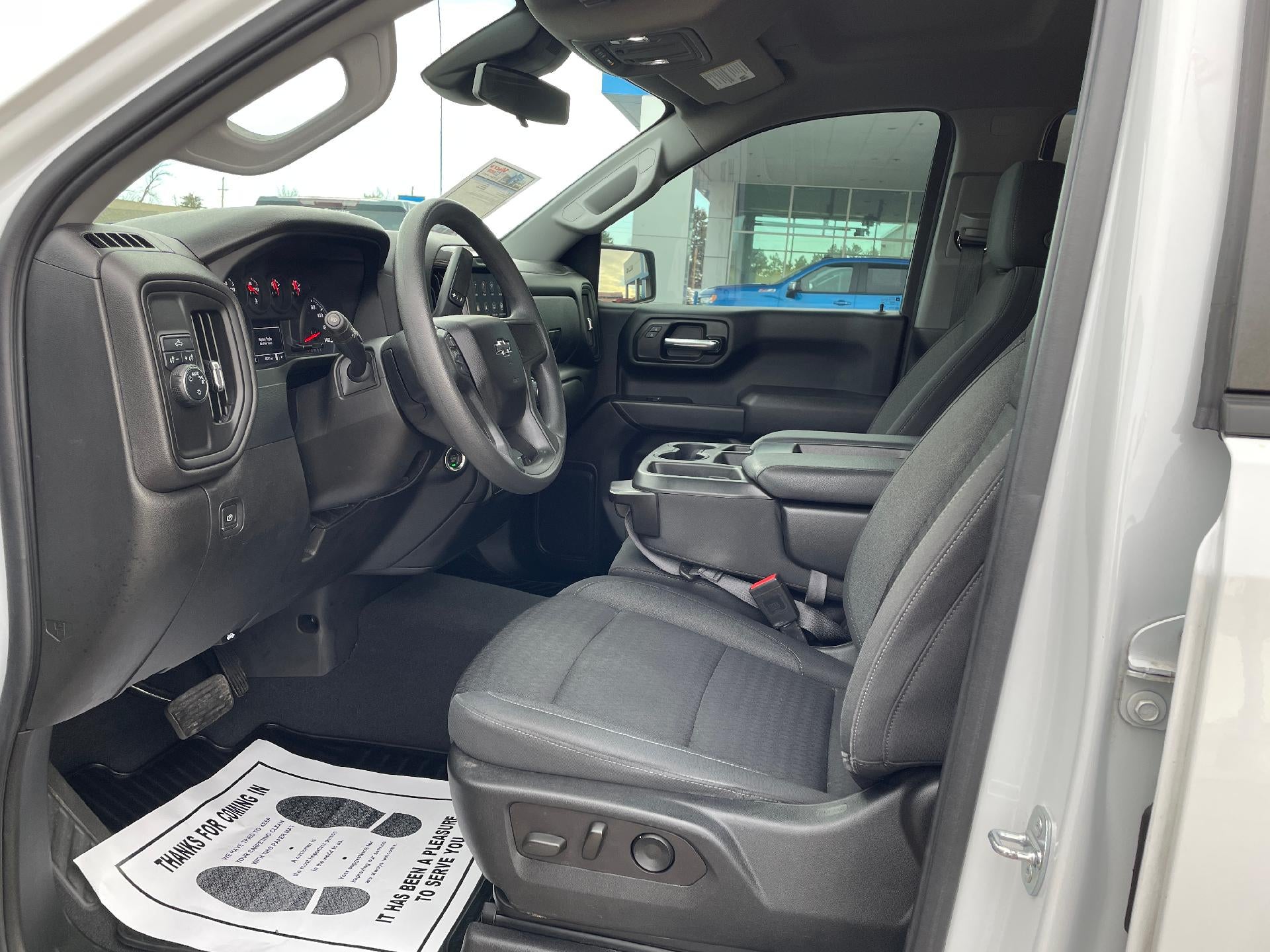 2022 Chevrolet Silverado 1500 Crew Cab Short Box 2-Wheel Drive Custom