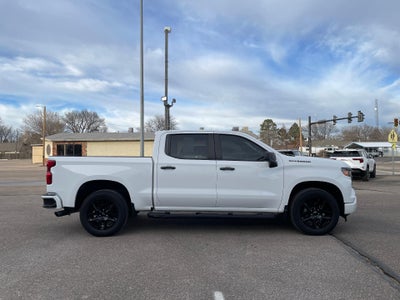 2022 Chevrolet Silverado 1500 Crew Cab Short Box 2-Wheel Drive Custom