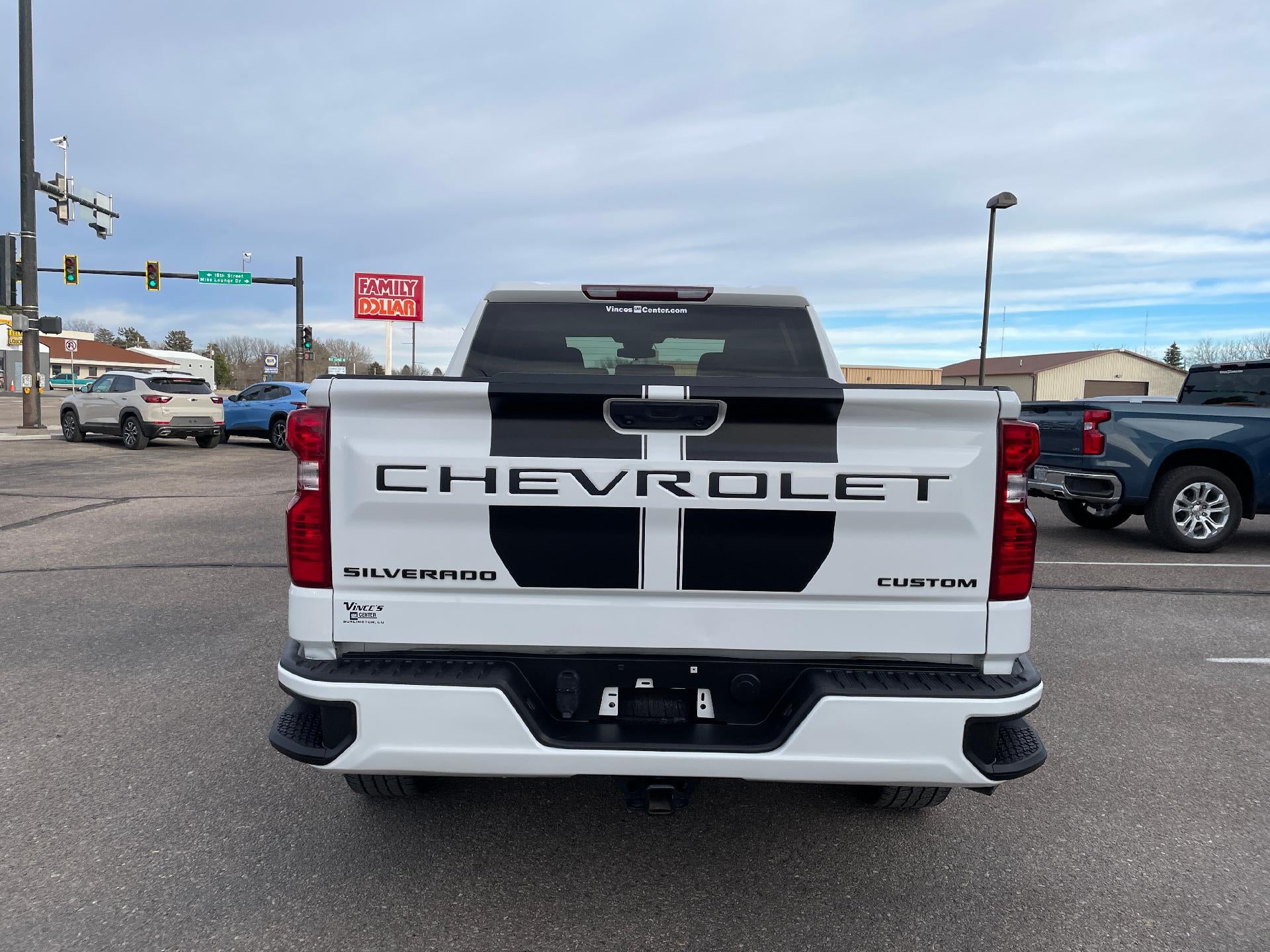 2022 Chevrolet Silverado 1500 Crew Cab Short Box 2-Wheel Drive Custom