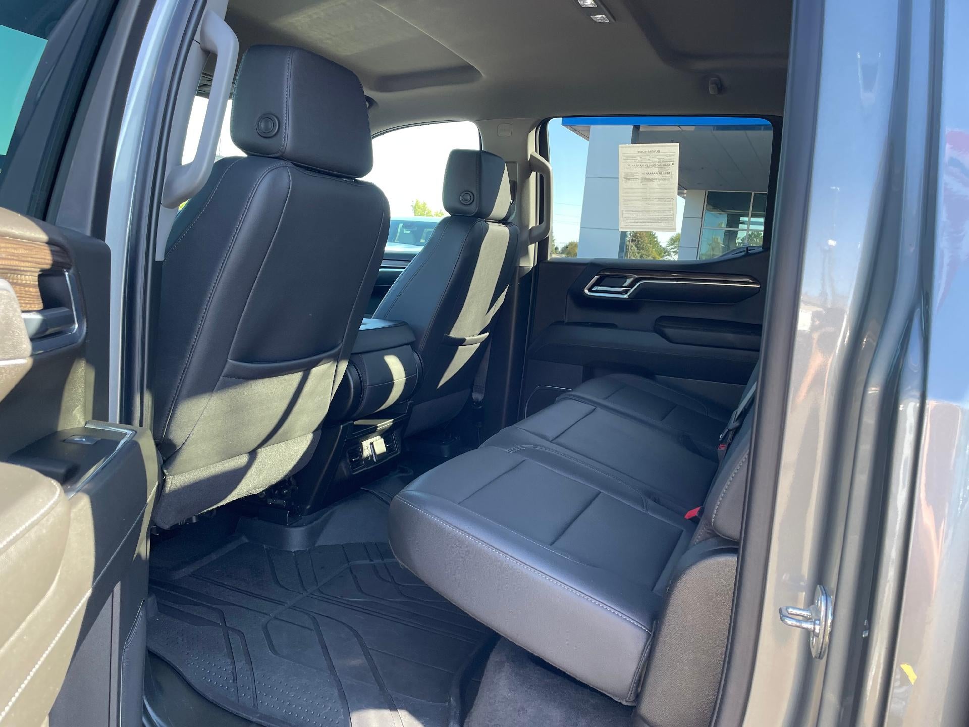 2025 Chevrolet Silverado 1500 Crew Cab Short Box 4-Wheel Drive LT 1LT