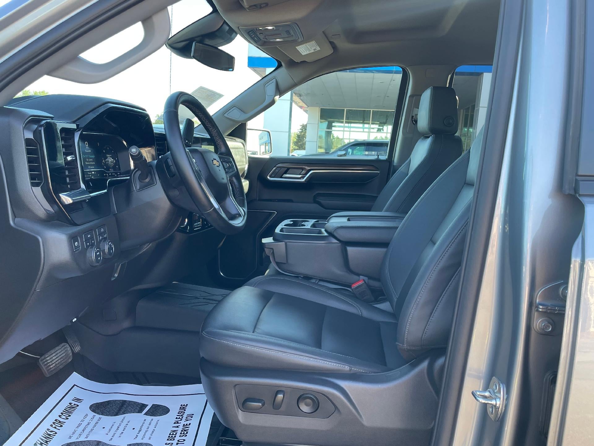 2025 Chevrolet Silverado 1500 Crew Cab Short Box 4-Wheel Drive LT 1LT