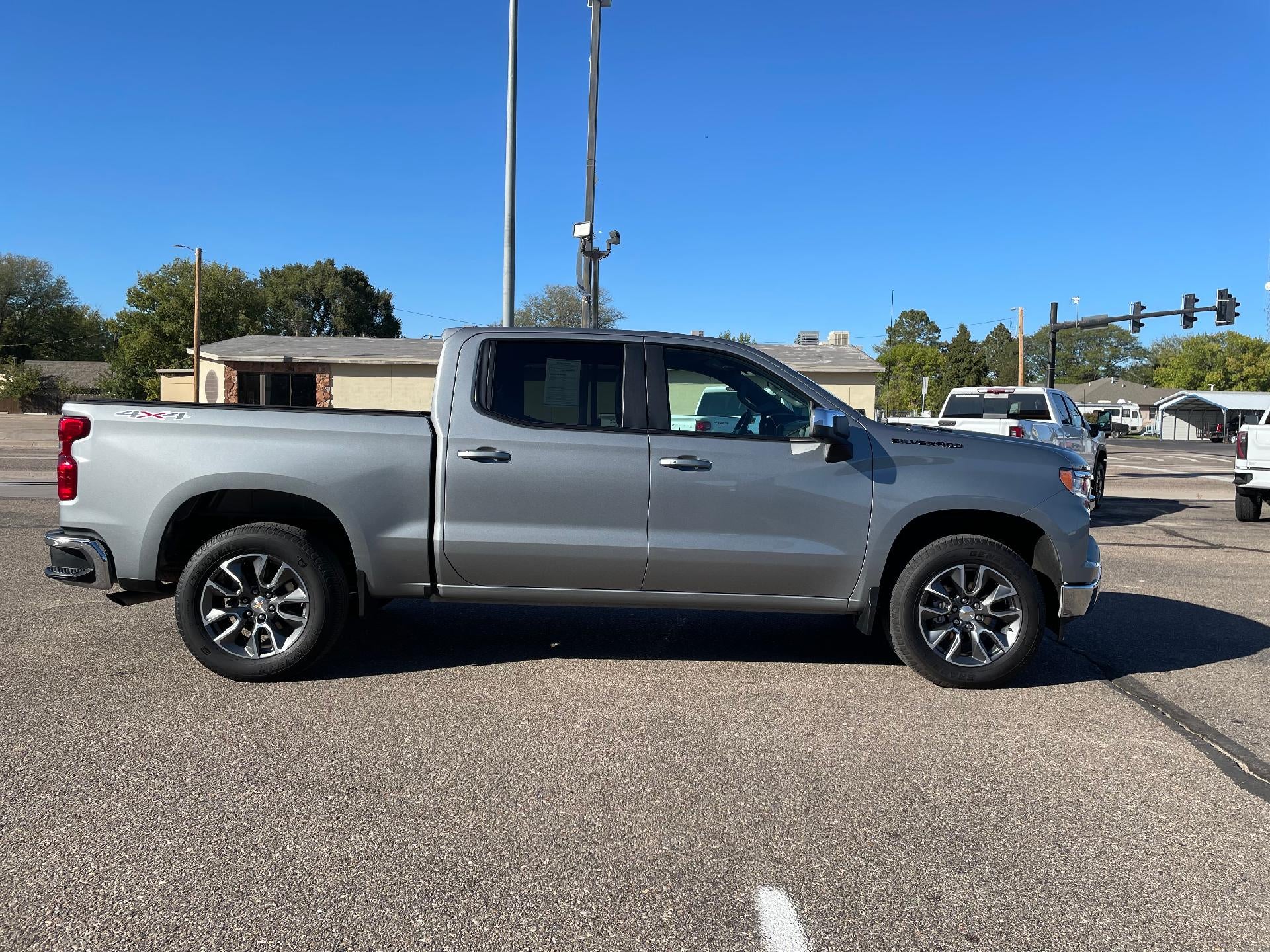 2025 Chevrolet Silverado 1500 Crew Cab Short Box 4-Wheel Drive LT 1LT
