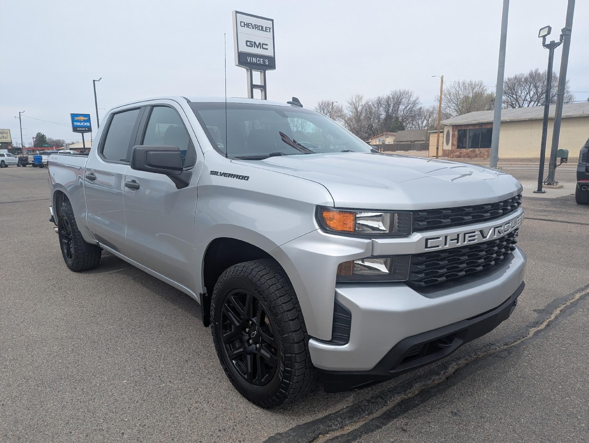 2020 Chevrolet Silverado 1500 Crew Cab Short Box 4-Wheel Drive Custom