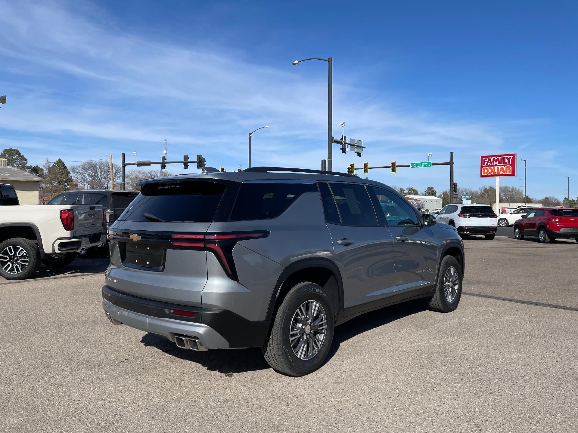 2025 Chevrolet Traverse LT w/2LT