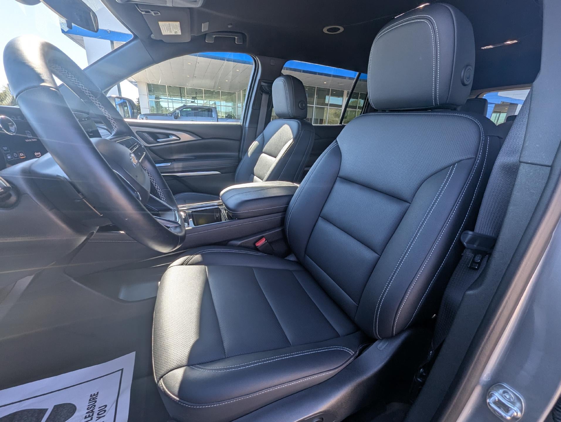 2025 Chevrolet Traverse LT w/2LT
