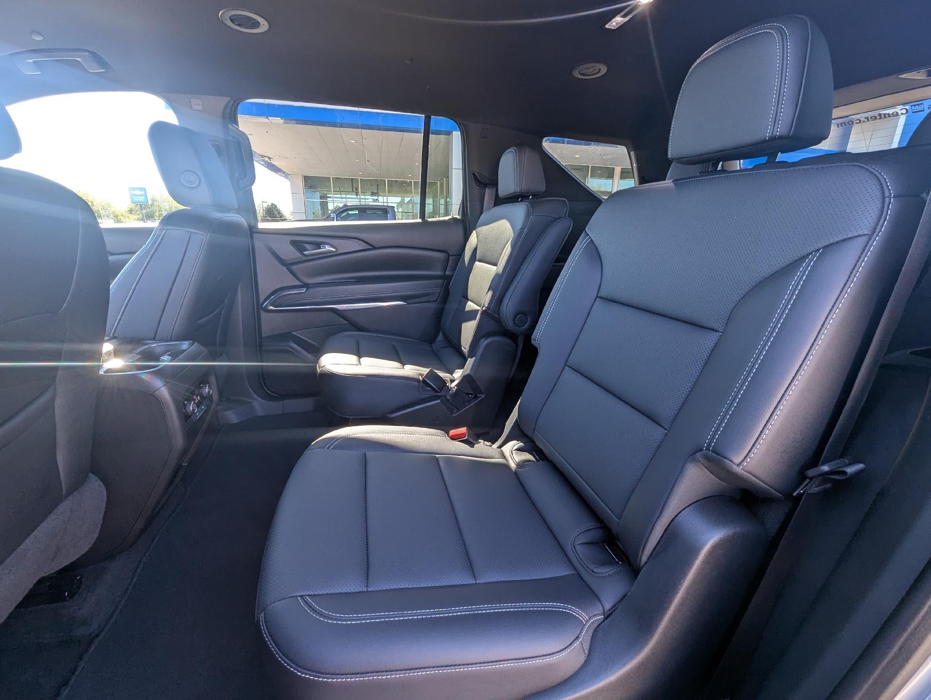 2025 Chevrolet Traverse LT w/2LT