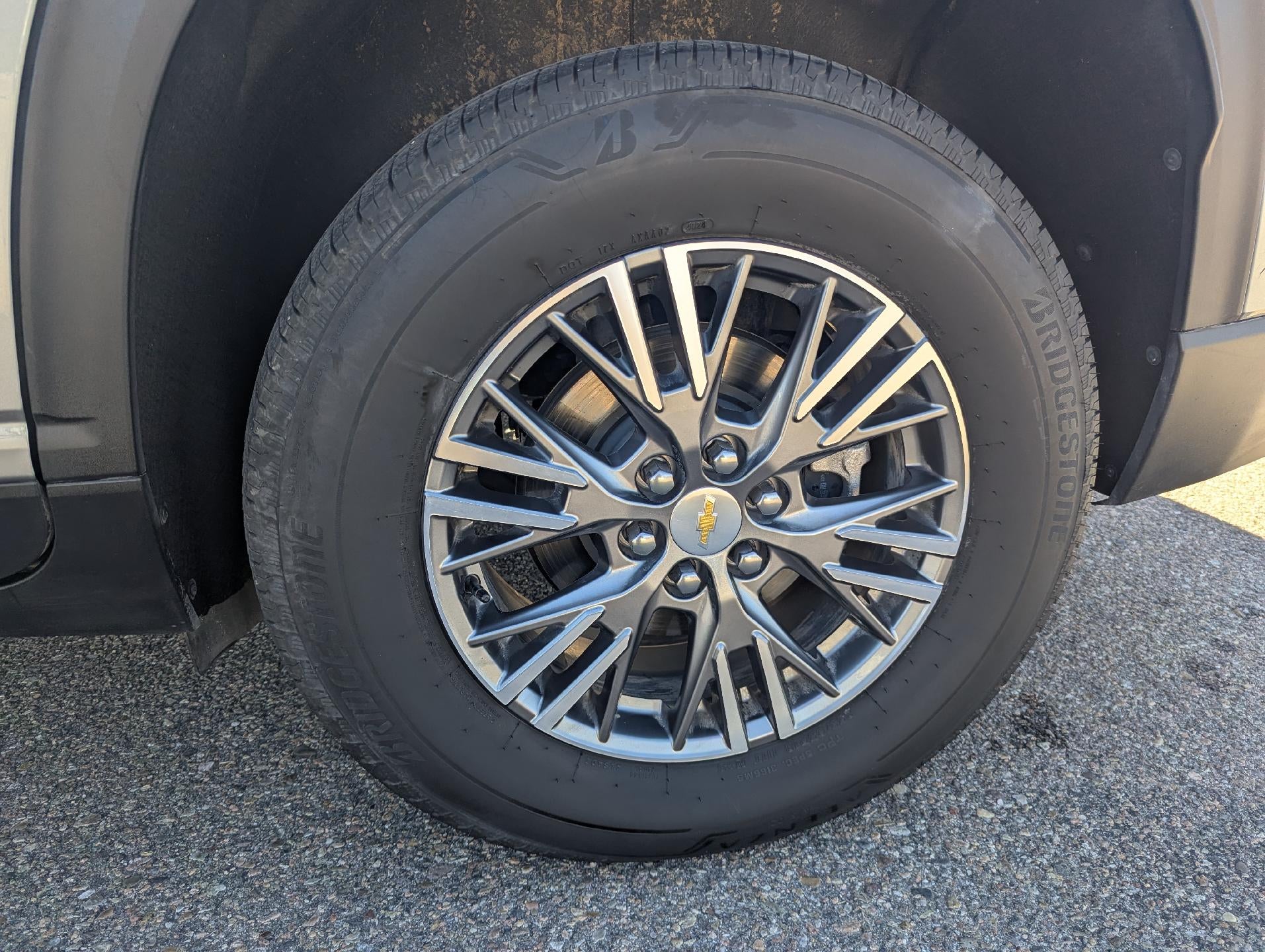 2025 Chevrolet Traverse LT w/2LT