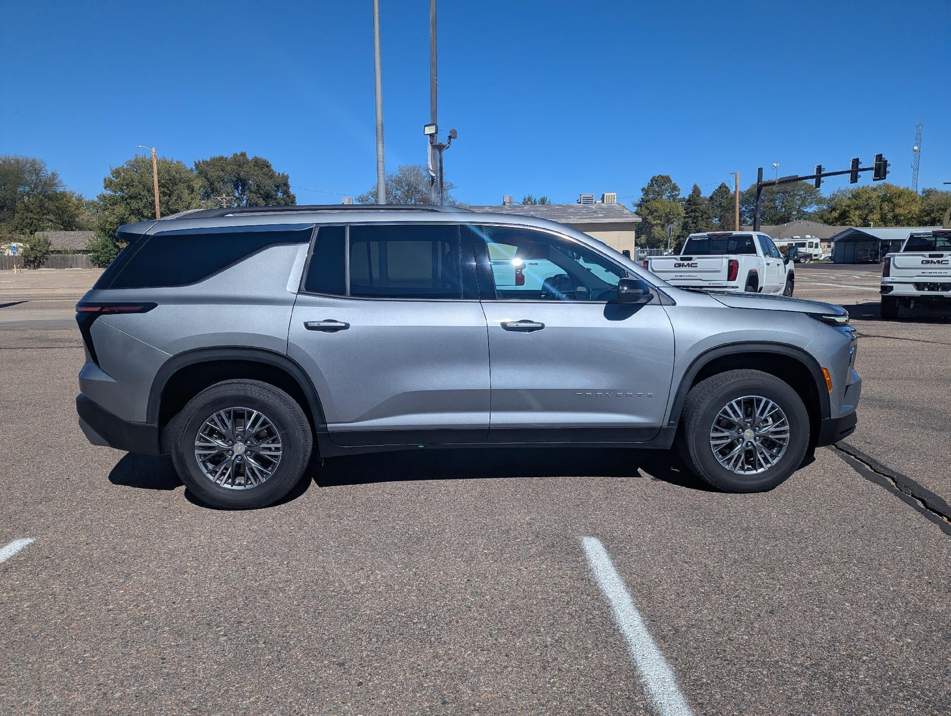 2025 Chevrolet Traverse LT w/2LT