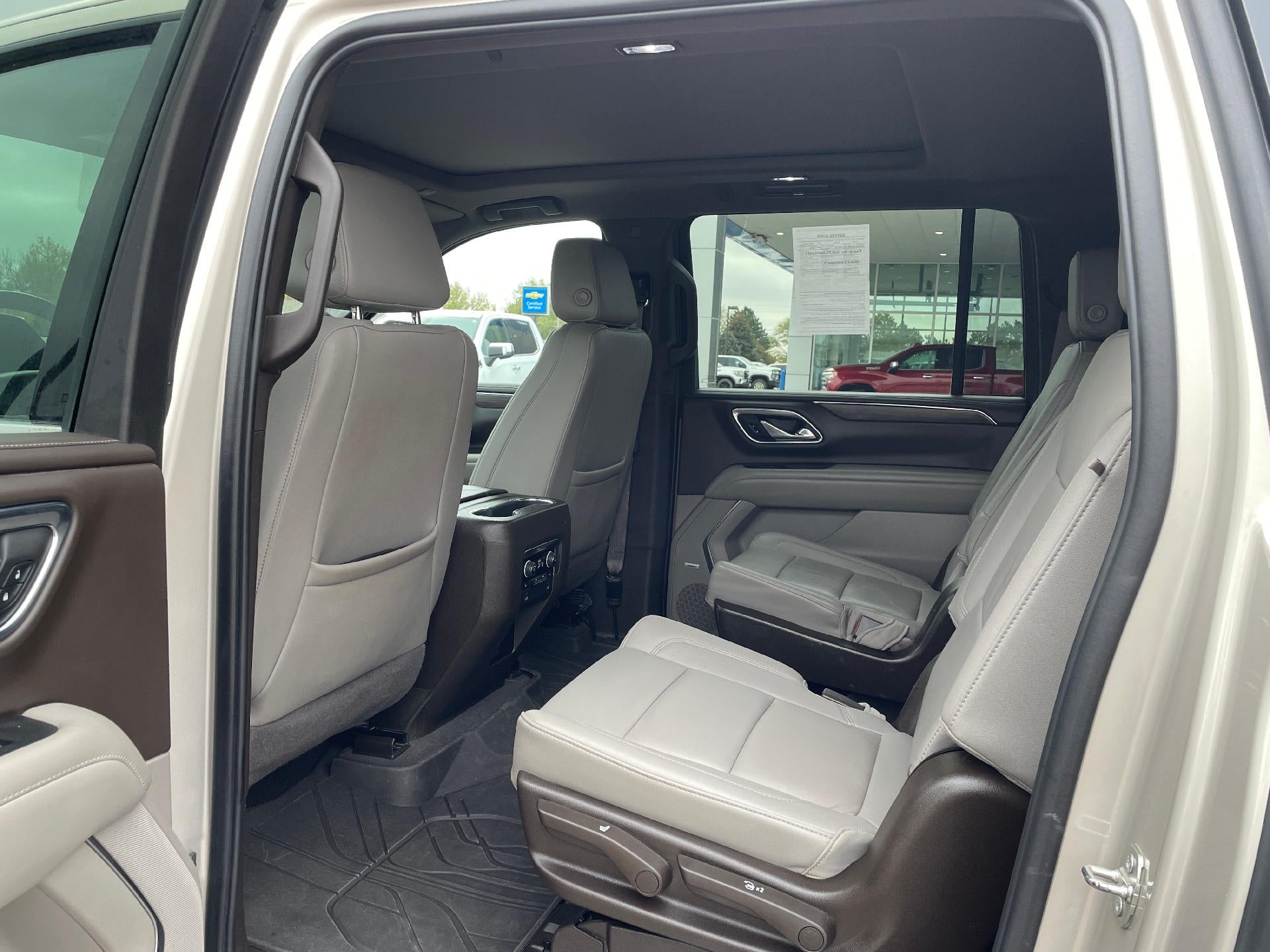 2022 Chevrolet Suburban 4WD LT