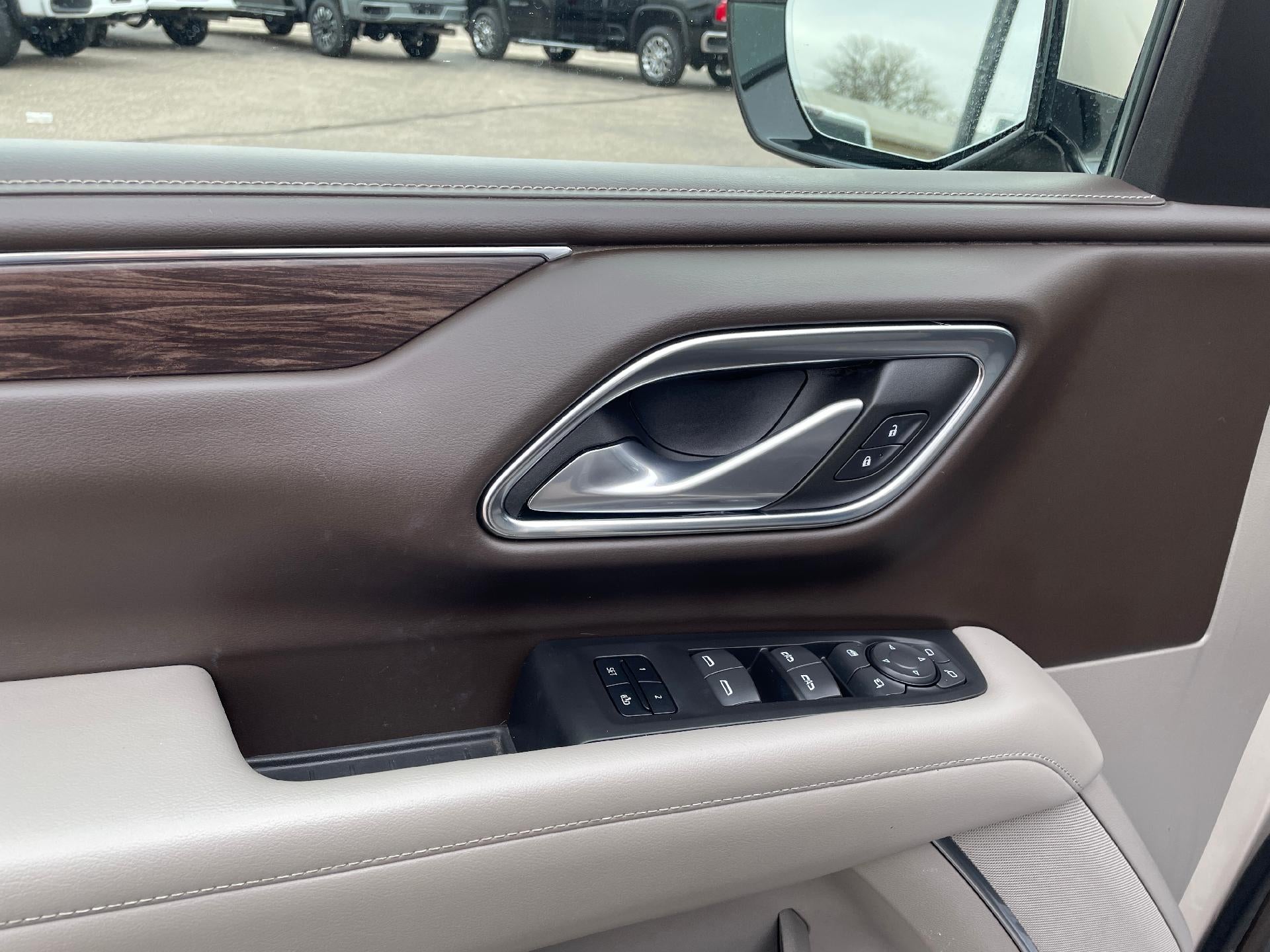 2022 Chevrolet Suburban 4WD LT