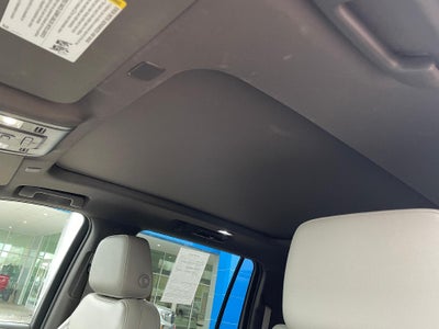 2022 Chevrolet Suburban 4WD LT