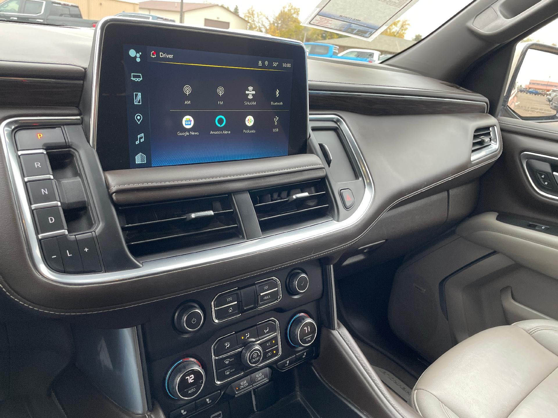 2022 Chevrolet Suburban 4WD LT