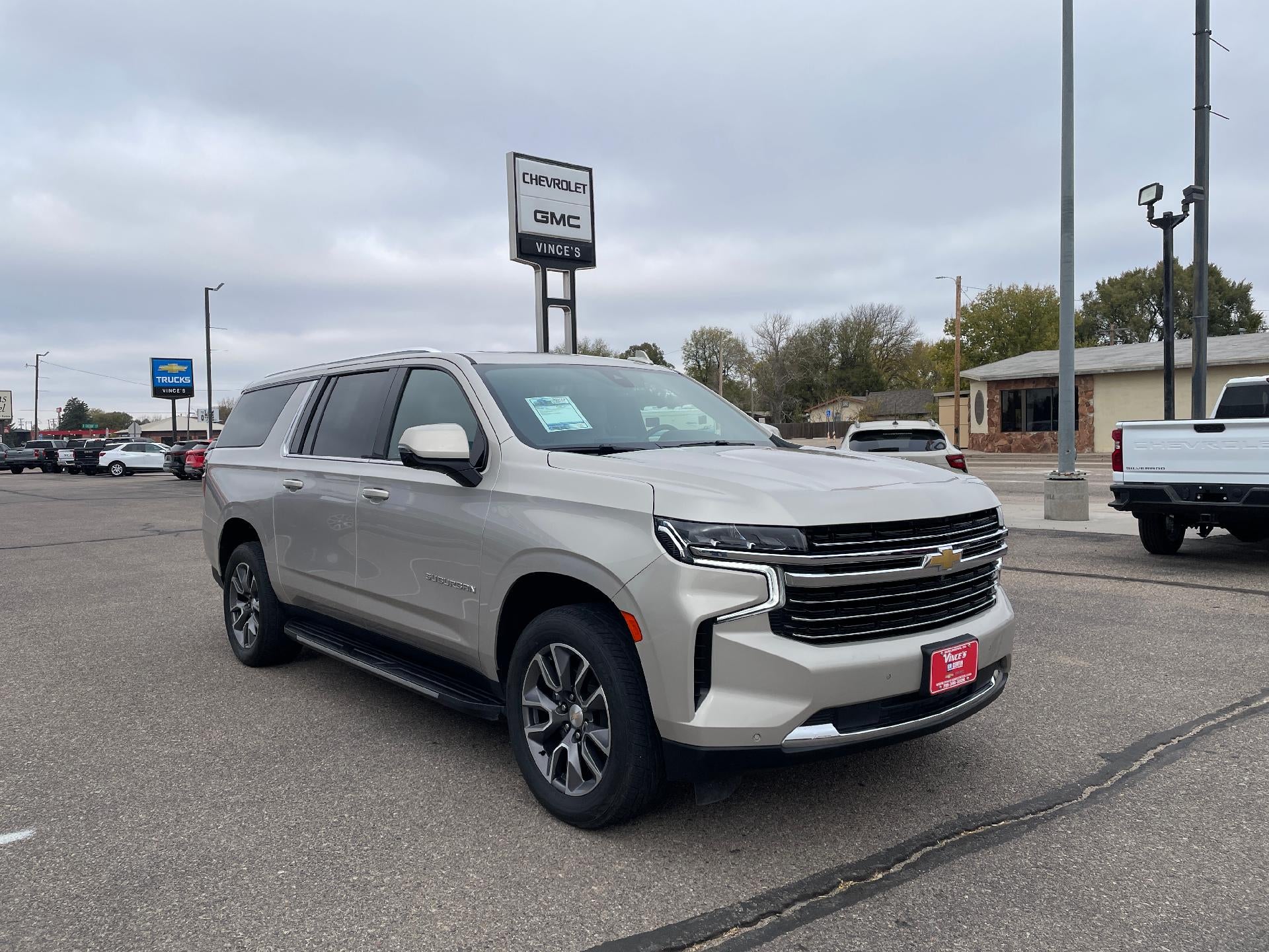 2022 Chevrolet Suburban 4WD LT