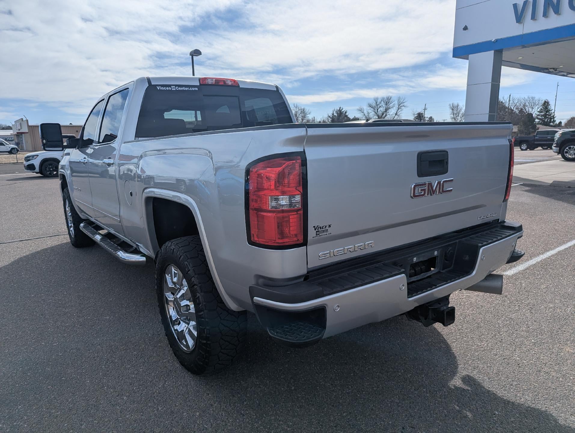 2019 GMC Sierra 2500 HD Crew Cab Standard Box 4-Wheel Drive Denali
