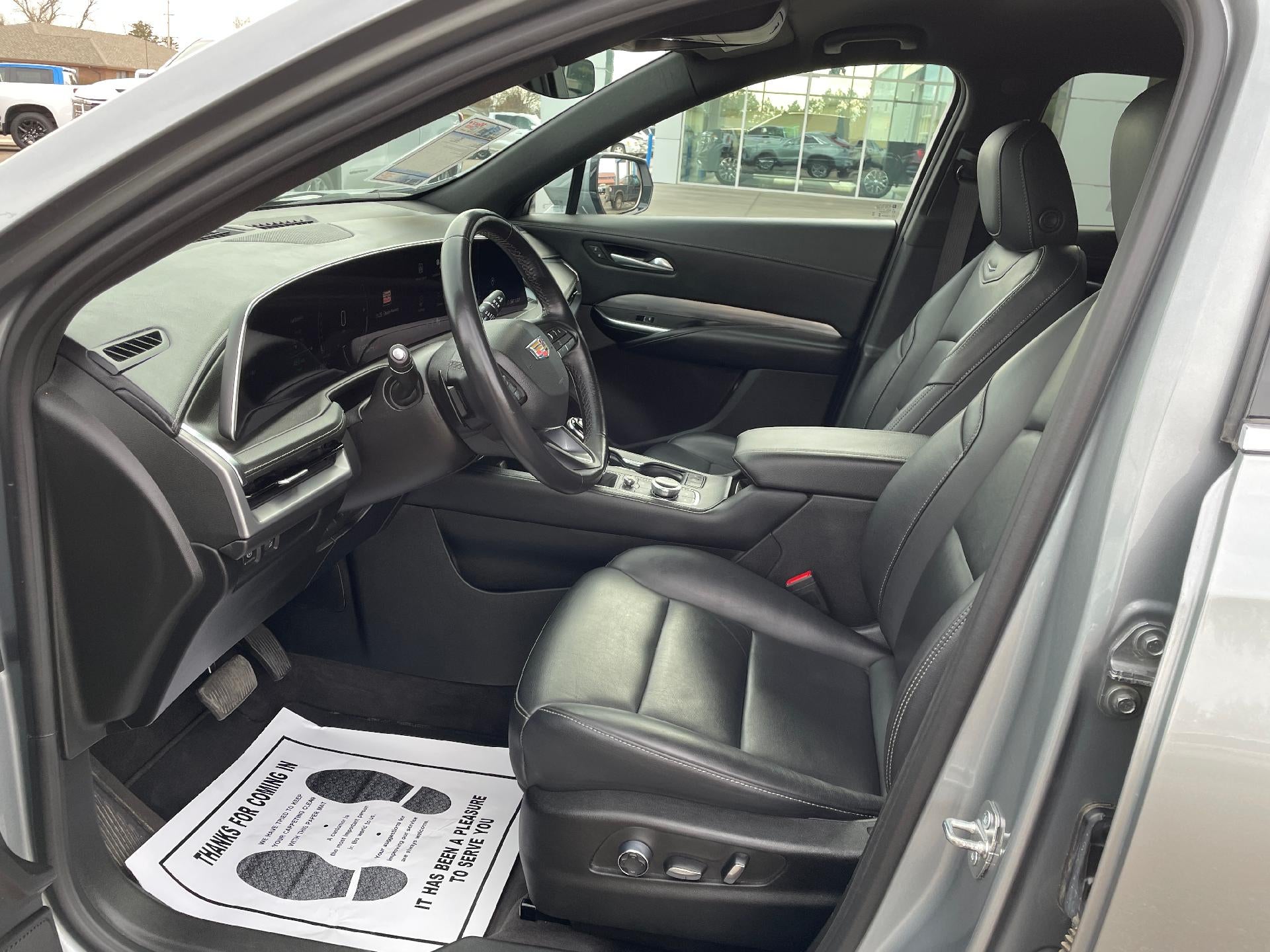 2024 Cadillac XT4 AWD 4dr Premium Luxury