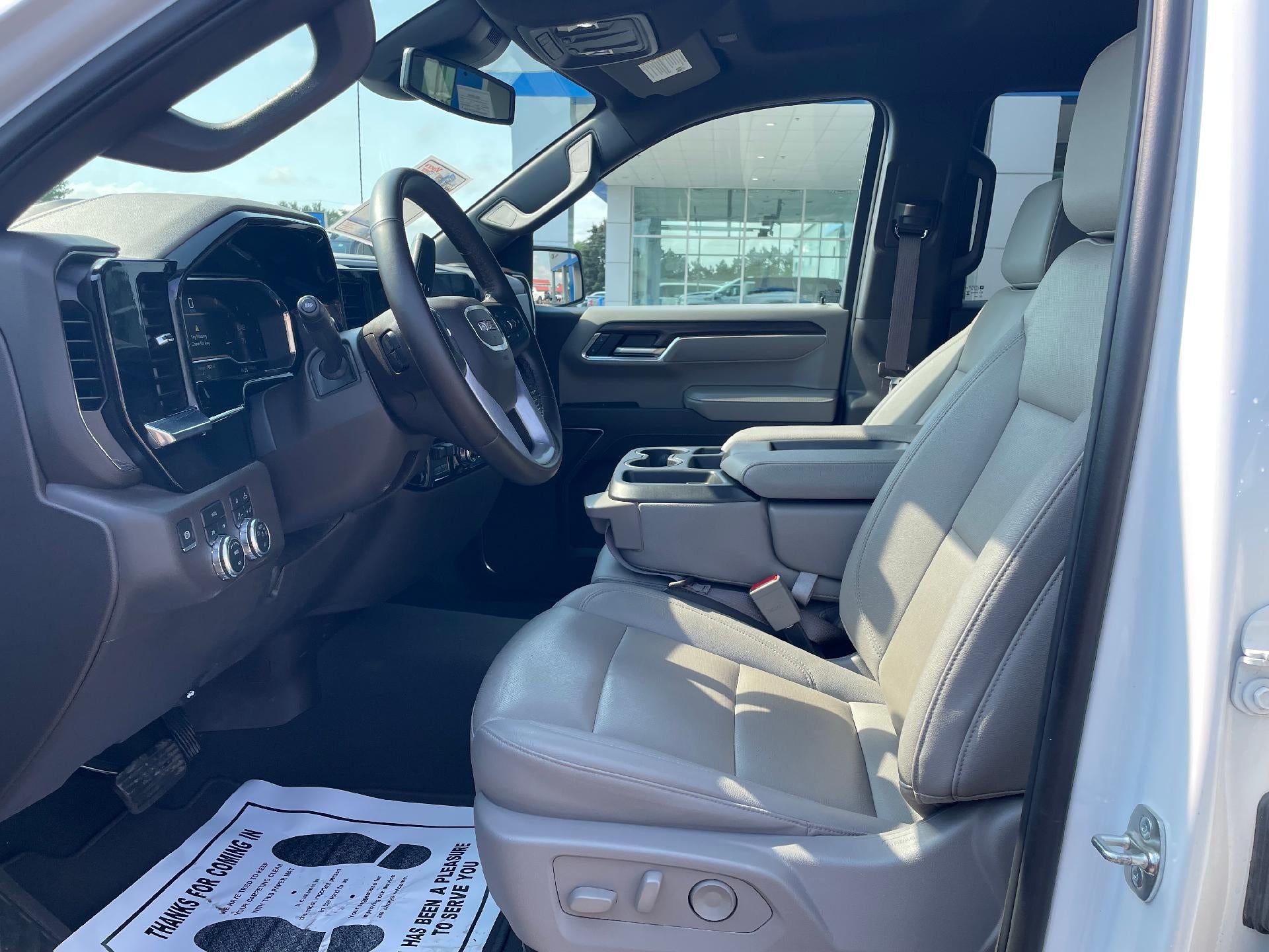 2025 GMC Sierra 1500 Crew Cab Short Box 4-Wheel Drive SLT