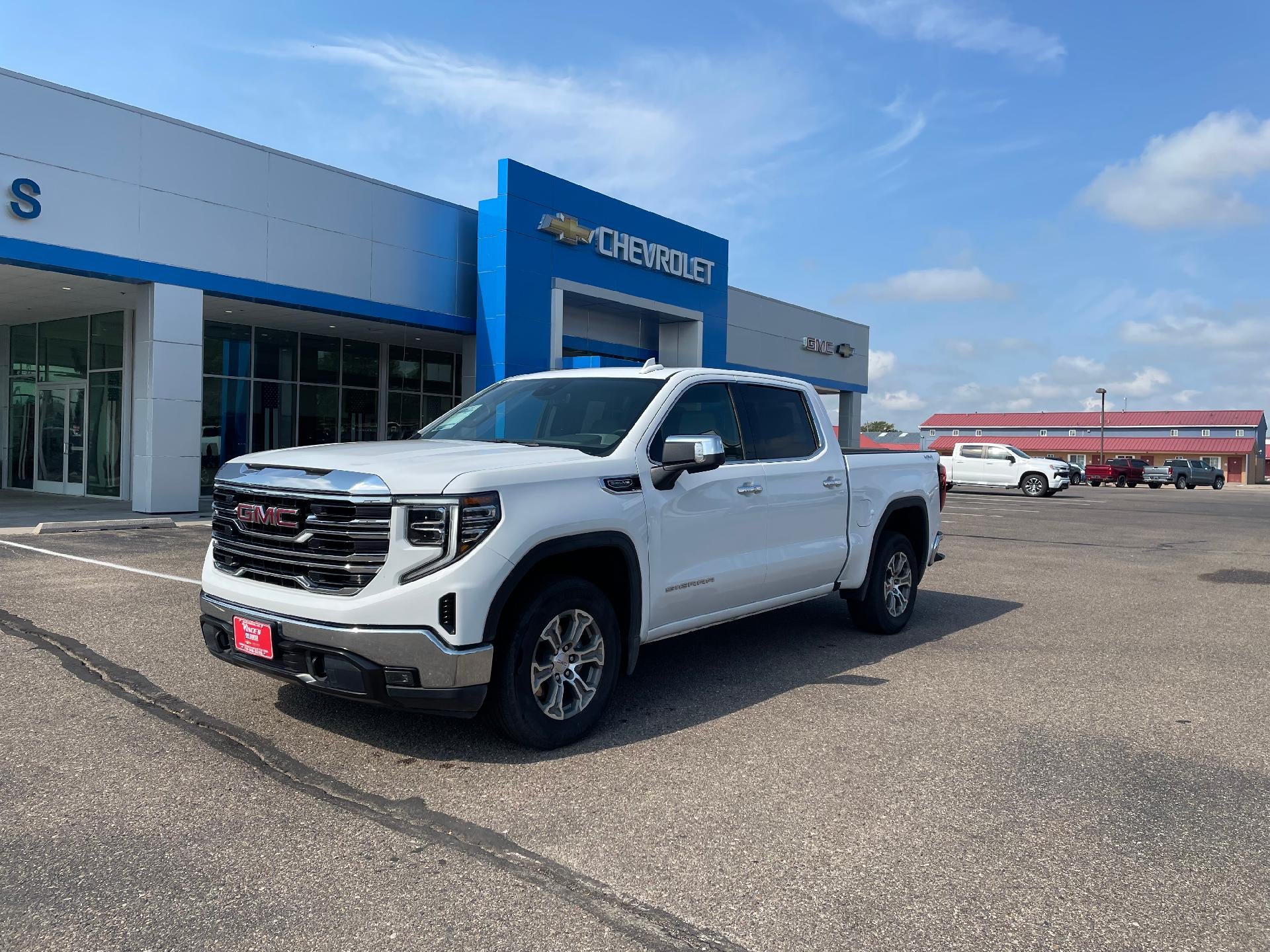 2025 GMC Sierra 1500 Crew Cab Short Box 4-Wheel Drive SLT