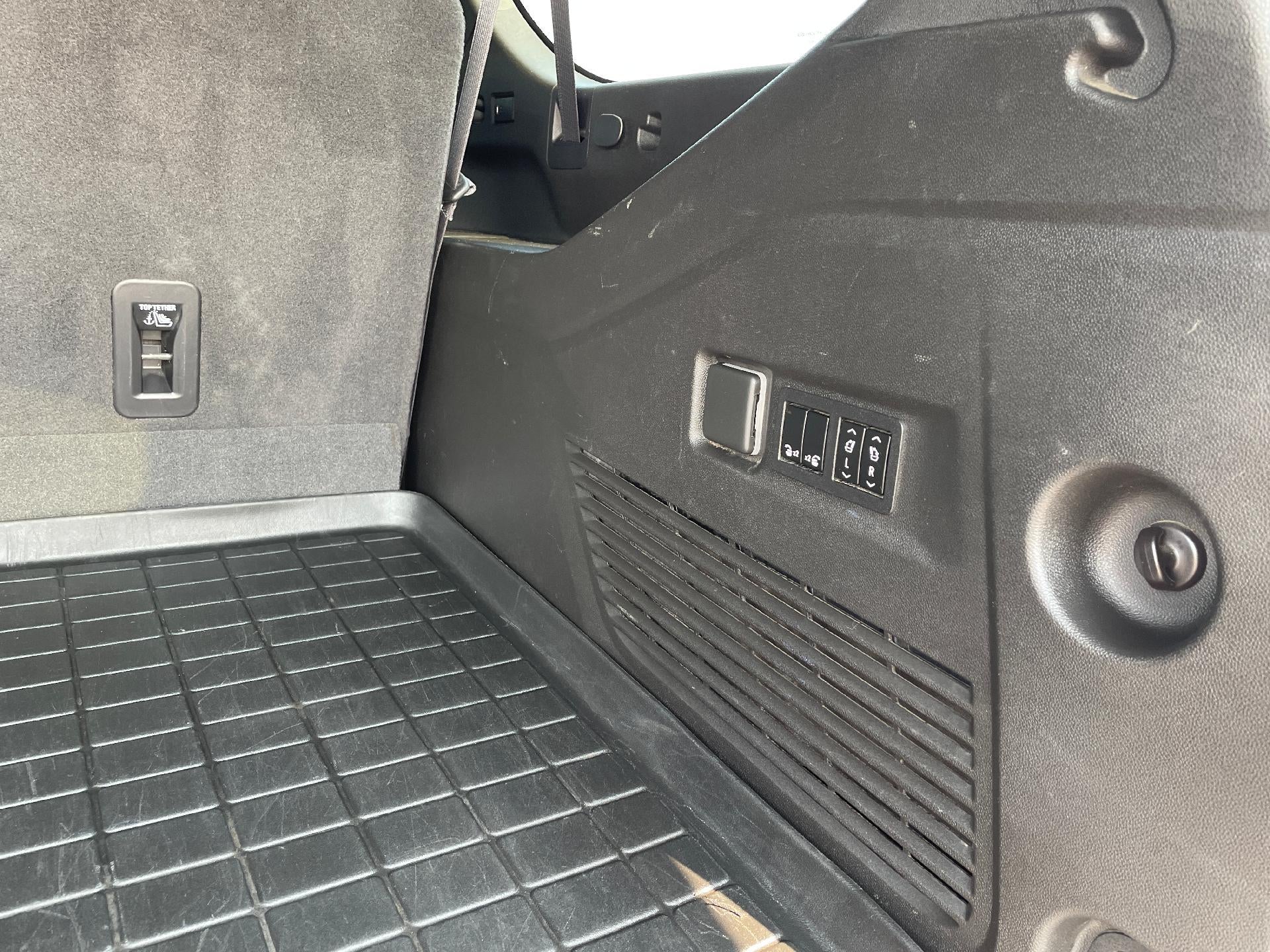 2022 GMC Yukon XL AT4