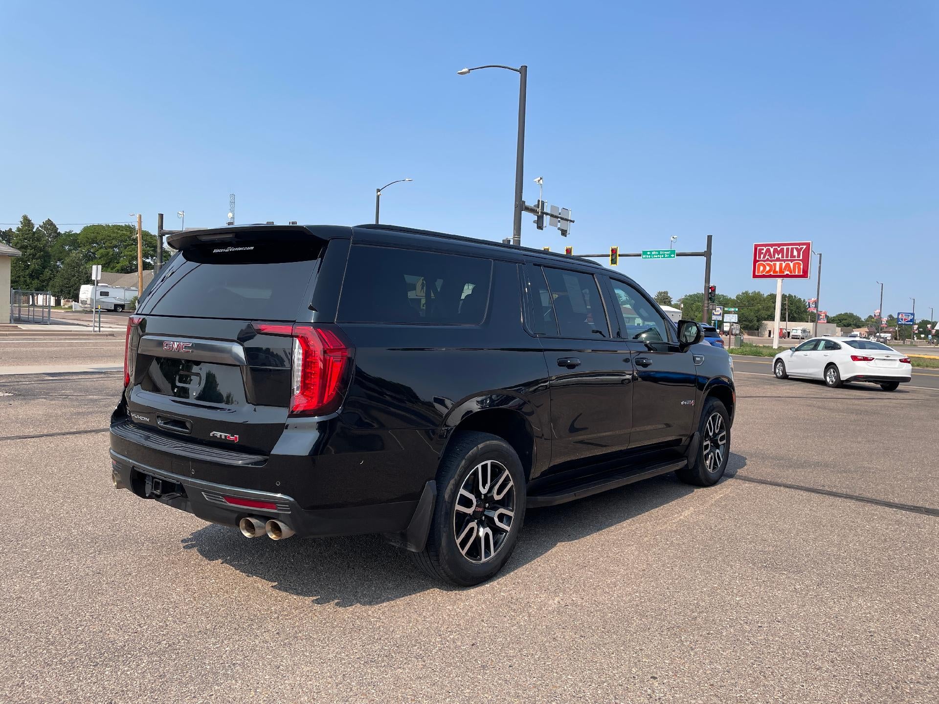 2022 GMC Yukon XL AT4