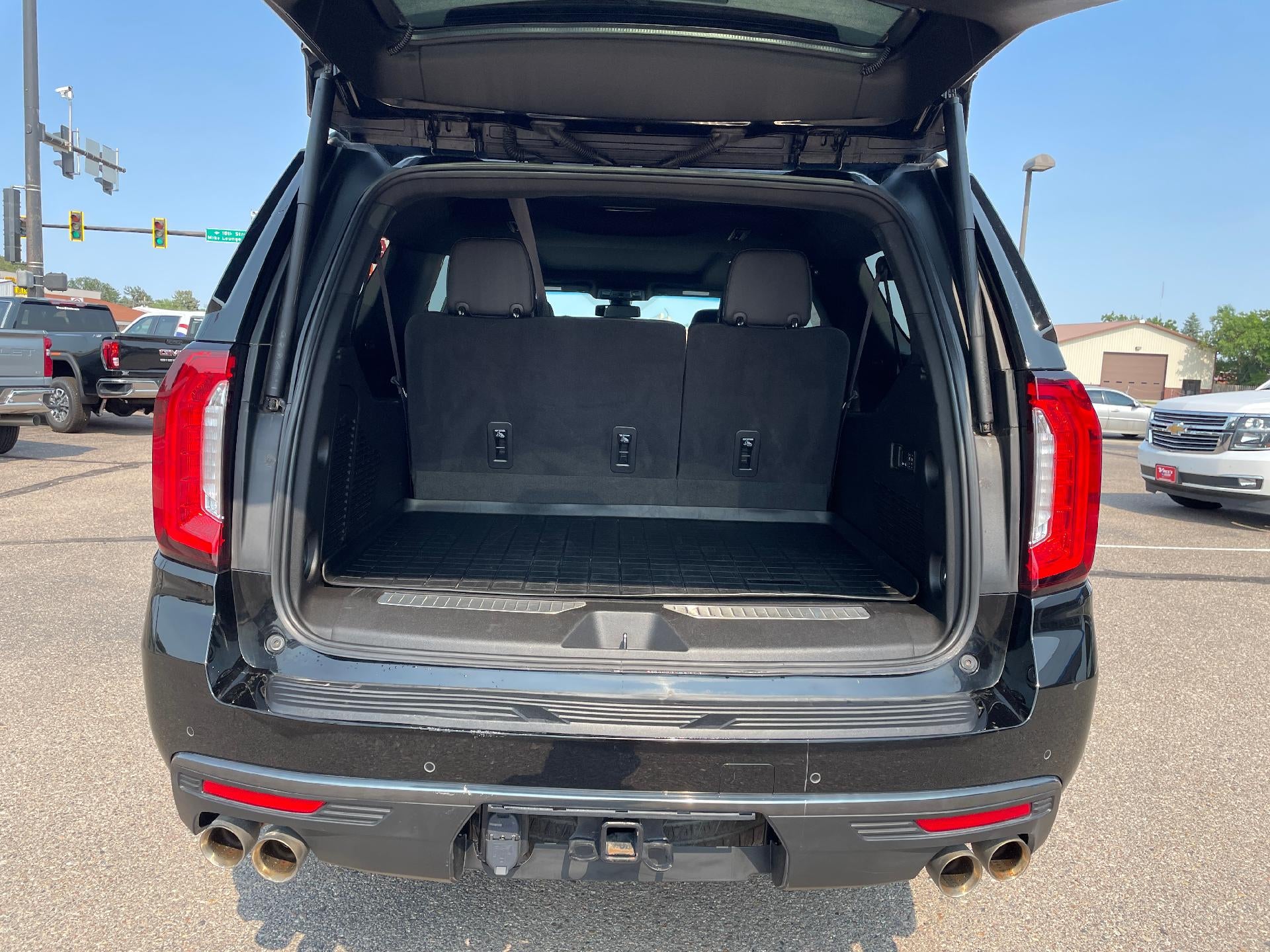 2022 GMC Yukon XL AT4