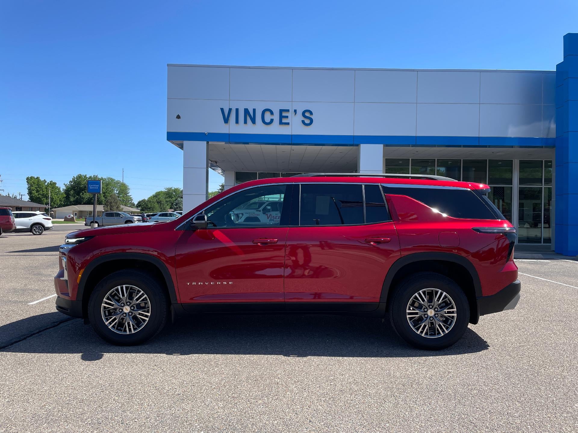 2024 Chevrolet Traverse LT