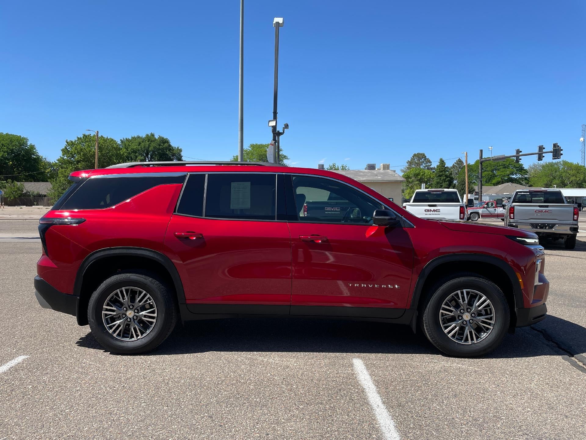 2024 Chevrolet Traverse LT