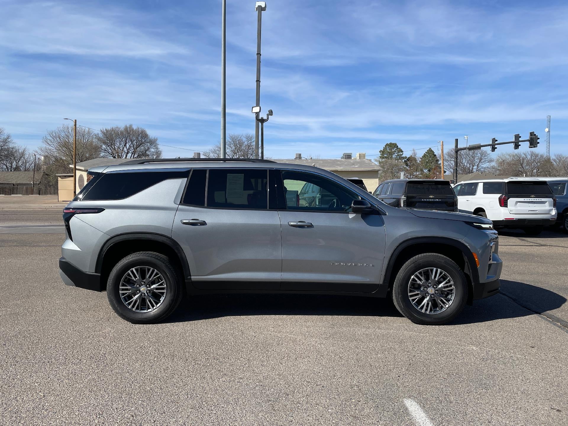 2025 Chevrolet Traverse LT