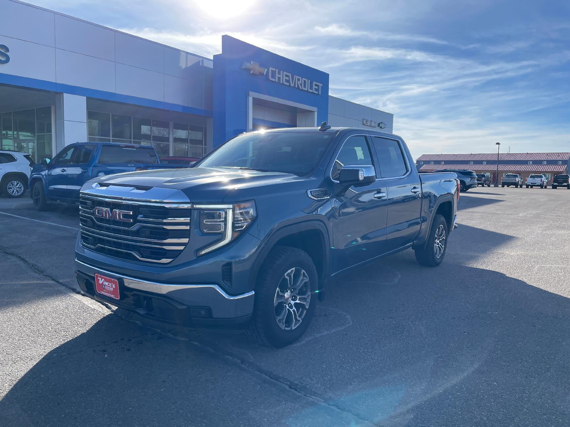 2024 GMC Sierra 1500 SLT