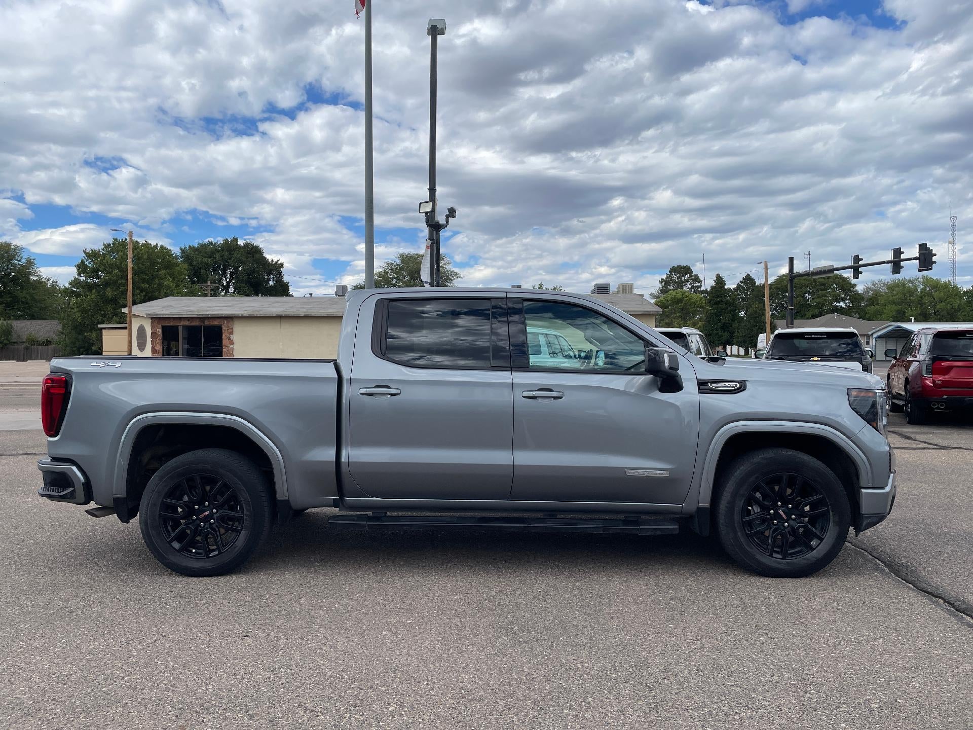 2025 GMC Sierra 1500 Elevation